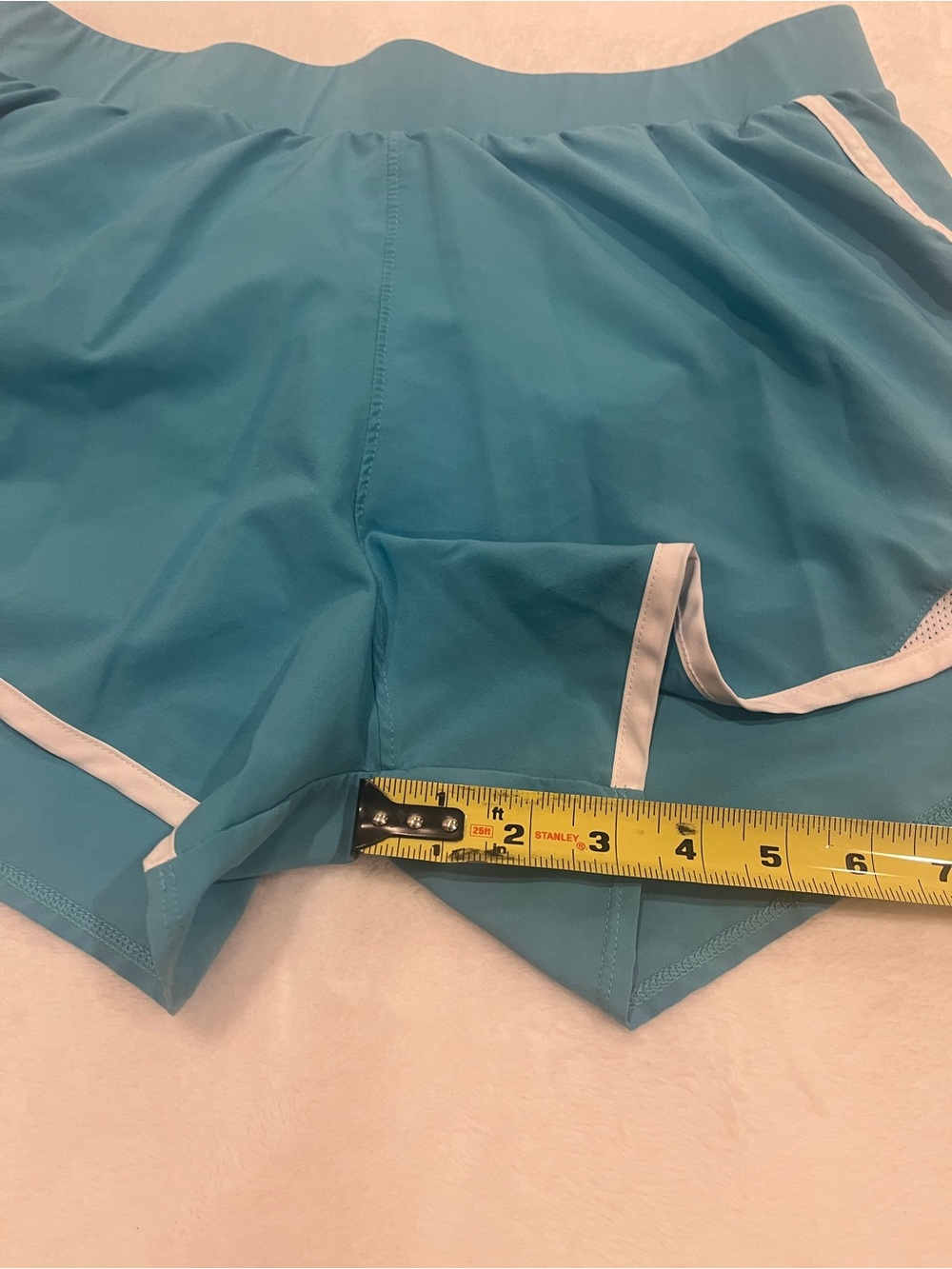 Under Armour Fly By Running Shorts - Size Medium - Picture 6 of 6
